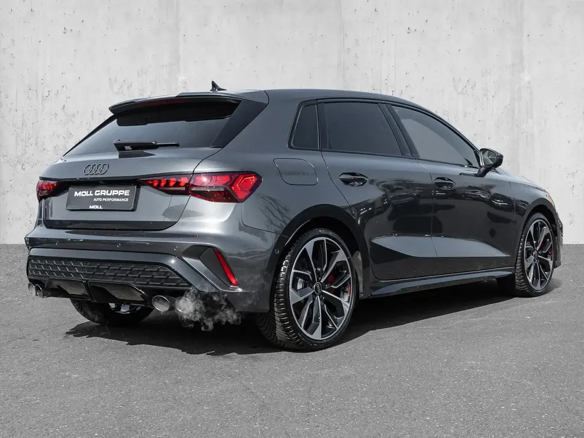 Gebraucht Audi S3 Sport 333 PS (244 kW) 2025 Daytonagrau perleffekt (metallic) Limousine