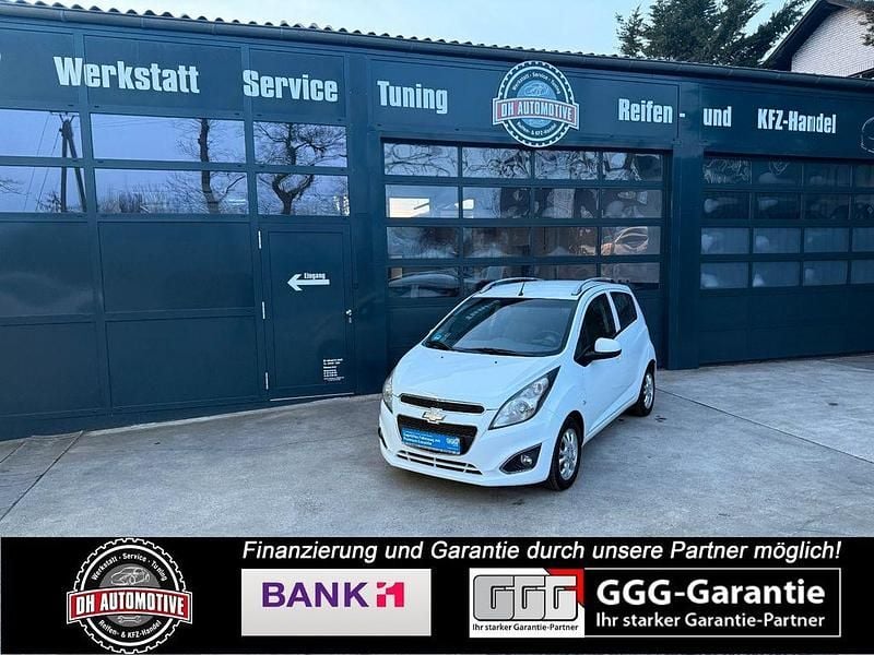 Weiß Gebraucht 2013 Chevrolet Spark LT Kleinwagen | 3.599 € (Fairer Preis) - Bild 1/4