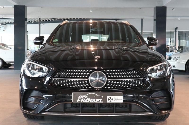 Gebraucht Mercedes E200 AMG 160 PS (117 kW) 2022 Schwarz Kombi
