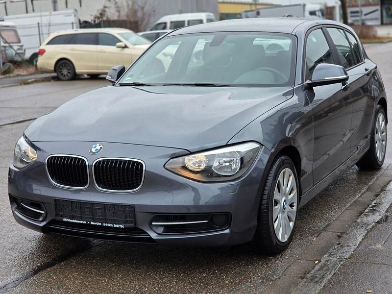 Grau Gebraucht 2012 BMW 116 Kleinwagen | 4.999 € (Superpreis) - Bild 1/4