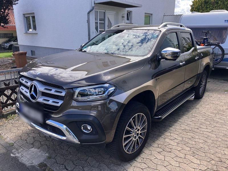 Braun Gebraucht 2019 Mercedes X250 Abholung | 25.900 € (Fairer Preis) - Bild 1/4