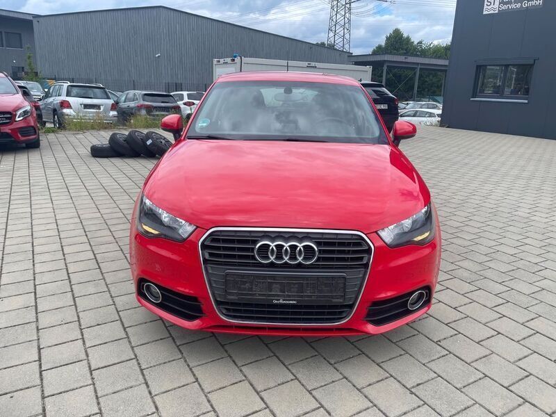 Rot Gebraucht 2014 Audi A1 Sportback Ambition Kleinwagen | 9.999 € (Fairer Preis) - Bild 1/4