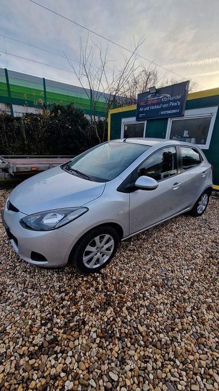 Silber Gebraucht 2010 Mazda 2 Independence Limousine | 3.900 € (Fairer Preis) - Bild 1/4