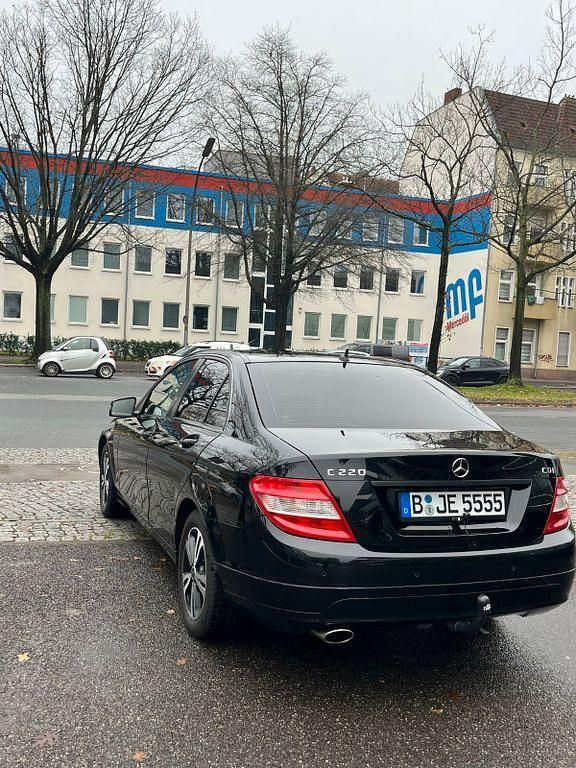 Gebraucht Mercedes C220 170 PS (125 kW) 2010 Schwarz Limousine