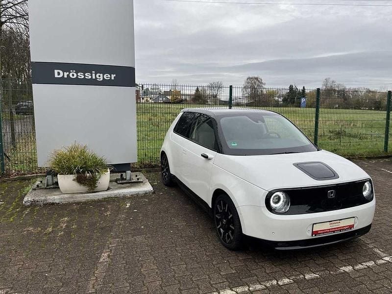 Weiß Gebraucht 2020 Honda e Advance Kleinwagen | 18.990 € (Etwas zu teuer) - Bild 1/4