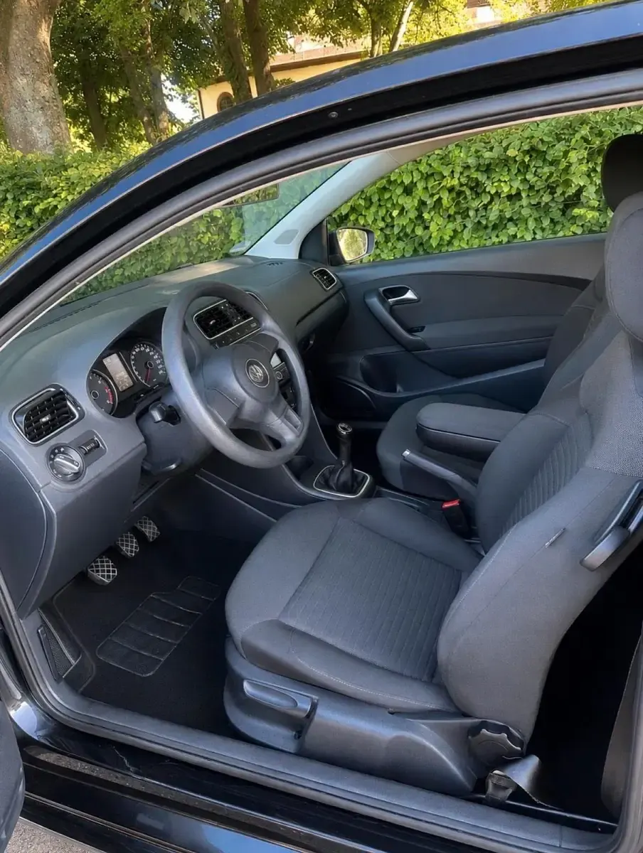 Gebraucht VW Polo 90 PS (66 kW) 2012 Schwarz Kleinwagen