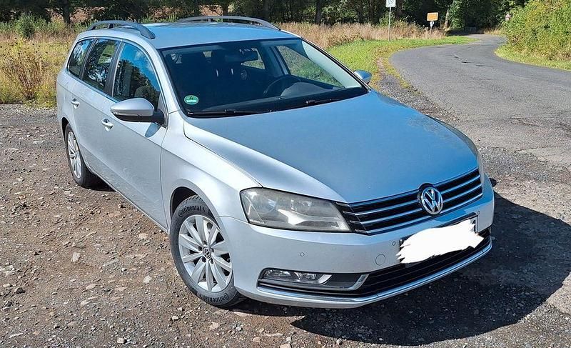 Silber Gebraucht 2011 VW Passat Comfortline Kombi | 5.600 € (Fairer Preis) - Bild 1/4