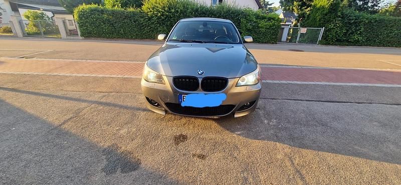 Silber Gebraucht 2009 BMW 525 Limousine | 6.499 € (Fairer Preis) - Bild 1/4