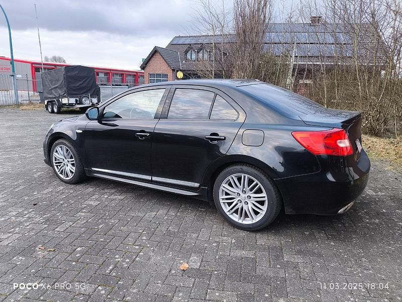 Gebraucht Suzuki Kizashi Sport 178 PS (130 kW) 2010 Schwarz Limousine