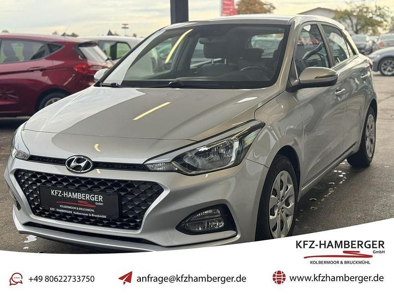 Silber Gebraucht 2020 Hyundai i20 Trend Limousine | 13.890 € (Fairer Preis) - Bild 1/4