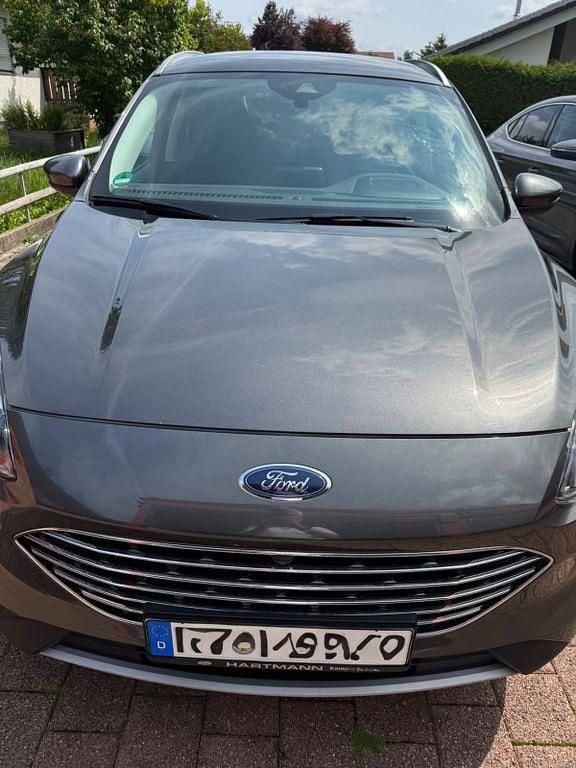 Grau Gebraucht 2019 Ford Kuga Titanium X SUV | 23.500 € - Bild 1/4
