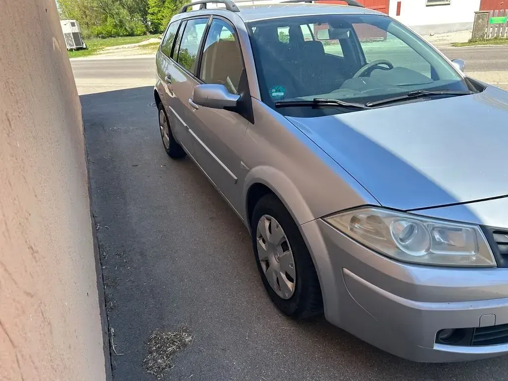 Gebraucht Renault Mégane II 103 PS (75 kW) 2007 Silber Limousine