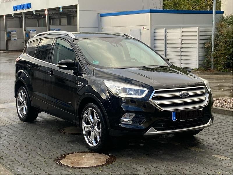 Gebraucht Ford Kuga Ambiente 180 PS (132 kW) 2018 Andere farben SUV