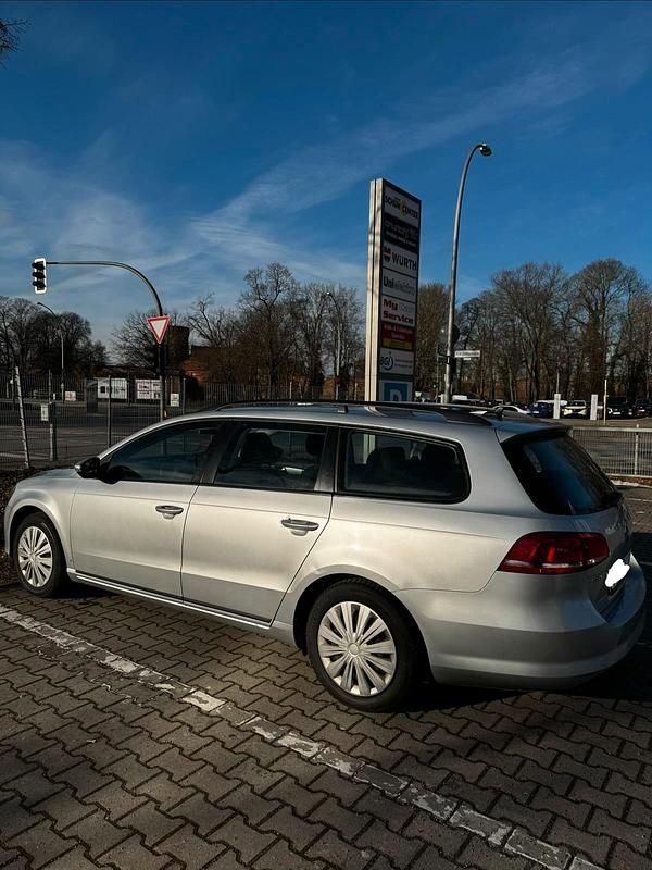 Gebraucht VW Passat 140 PS (102 kW) 2011 Silber Kombi