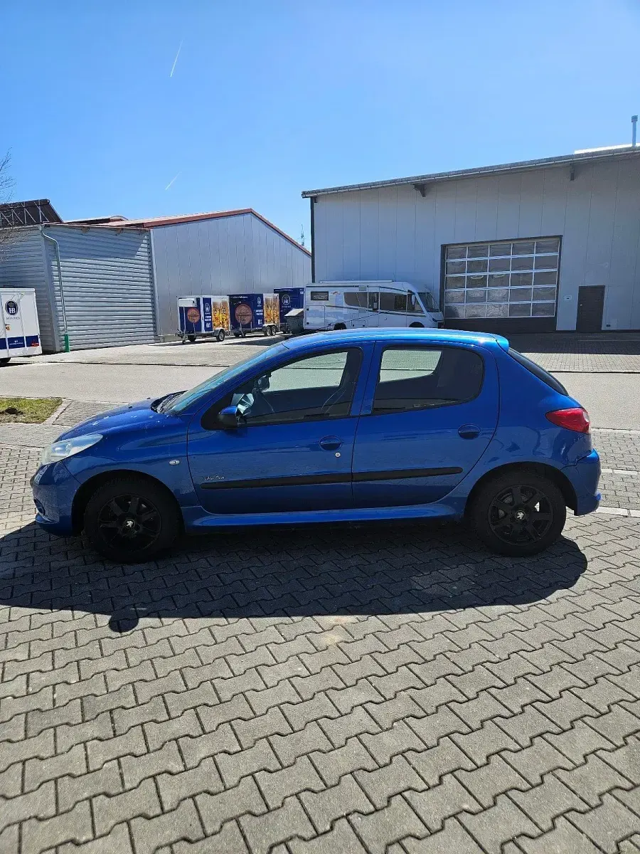 Używany Peugeot 206 73 KM (53 kW) 2011 Hatchback