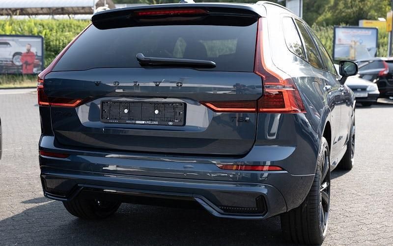 Neu Volvo XC60 Plus 455 PS (334 kW) 2025 Blau SUV