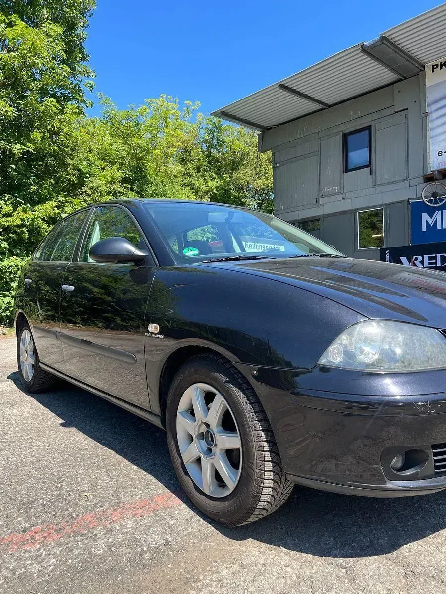 Gebraucht Seat Ibiza 75 PS (55 kW) 2004 Schwarz Kleinwagen