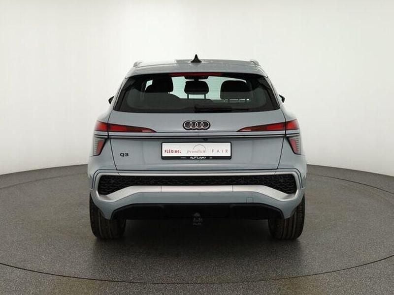 Neu Audi Q3 S-Line 150 PS (110 kW) 2025 Grau SUV