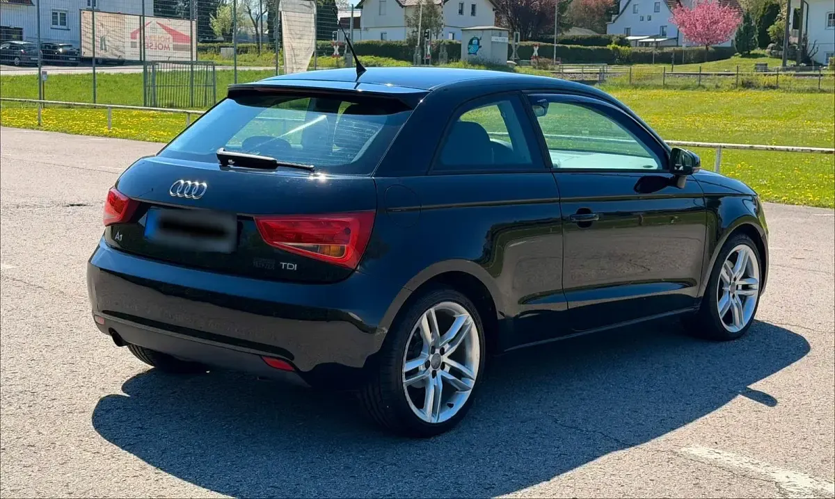 Gebraucht Audi A1 105 PS (77 kW) 2011 Schwarz Kleinwagen
