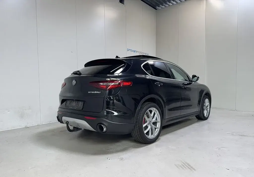 Gebraucht Alfa Romeo Stelvio 280 PS (205 kW) 2017 Schwarz SUV