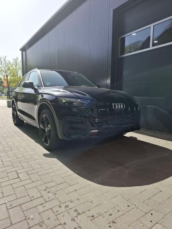 Schwarz Gebraucht 2020 Audi Q5 SUV | 37.900 € (Etwas zu teuer) - Bild 1/4