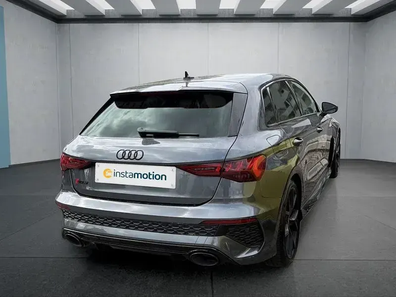 Gebraucht Audi RS3 Sportback 400 PS (294 kW) 2023 Grau Kleinwagen