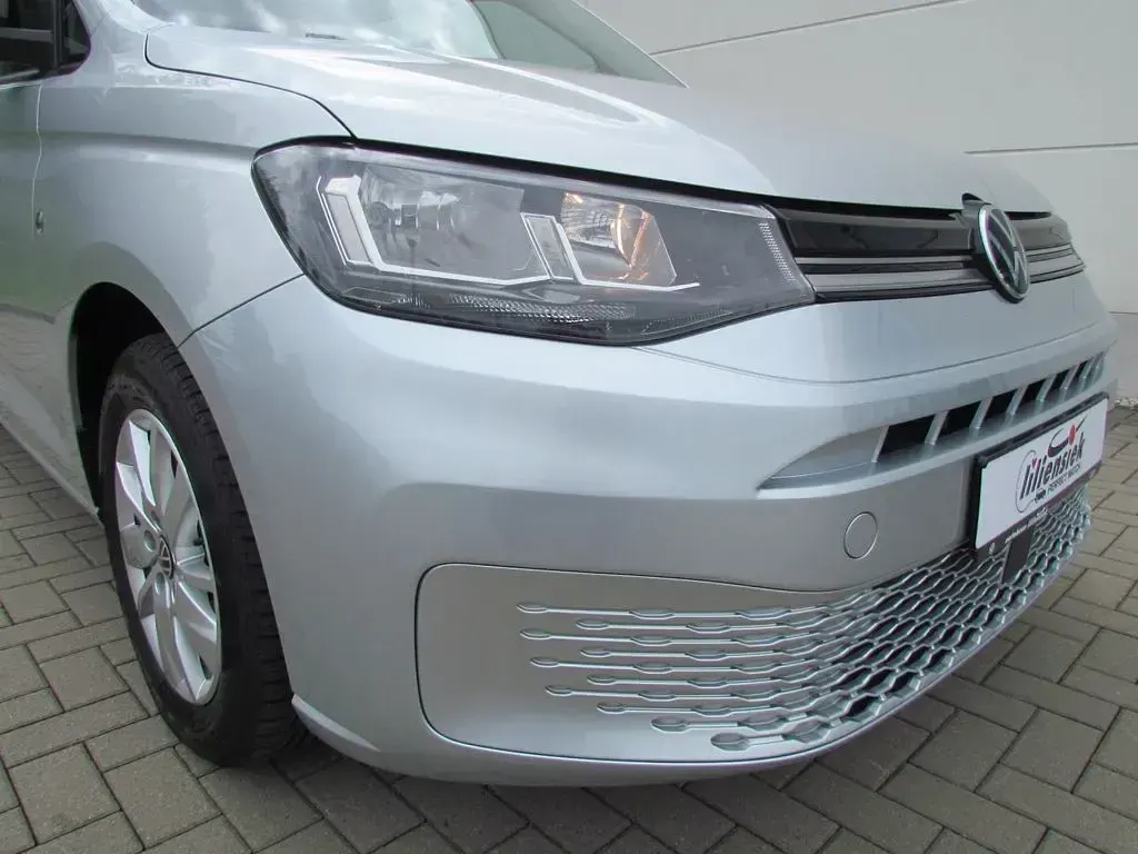 Gebraucht VW Caddy Life 122 PS (89 kW) 2023 Silber Van / Kleinbus