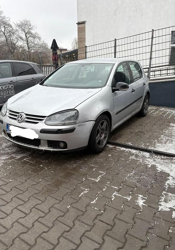 Silber Gebraucht 2004 VW Golf V Kleinwagen | 2.500 € (Superpreis) - Bild 1/4