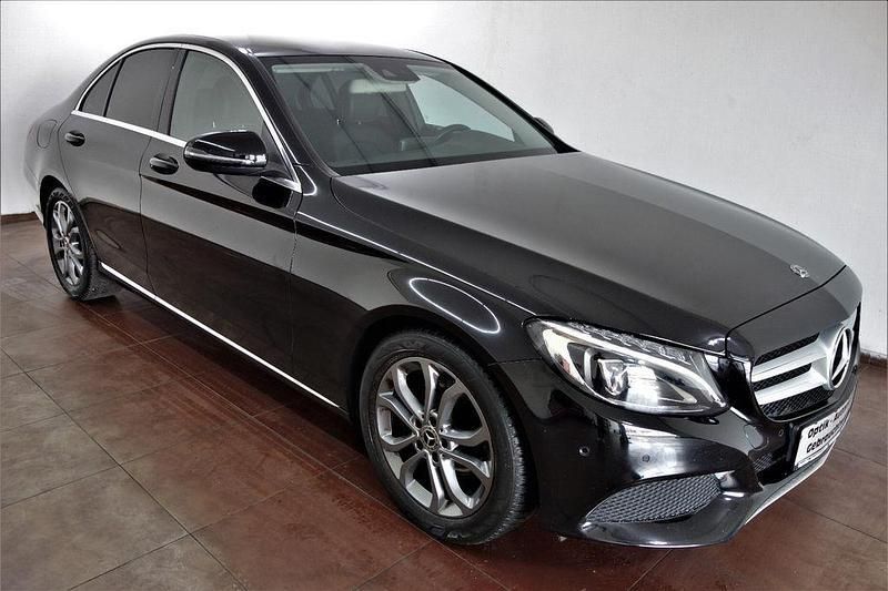 Schwarz Gebraucht 2018 Mercedes C180 Avantgarde Limousine | 19.950 € (Fairer Preis) - Bild 1/4
