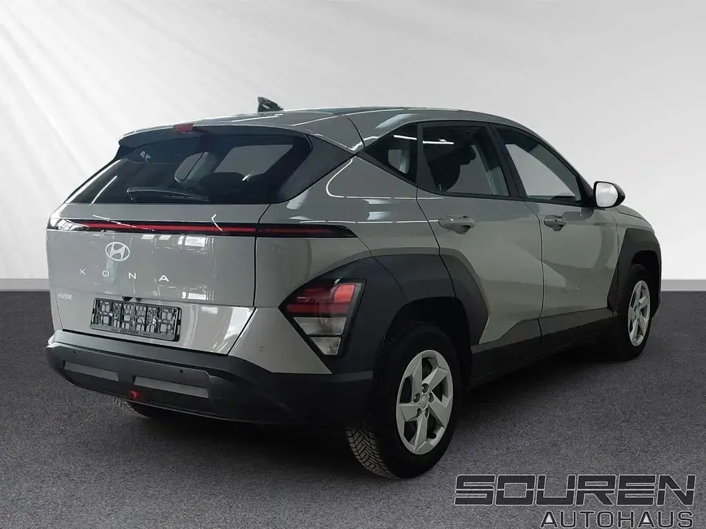 Gebraucht Hyundai Kona Select 120 PS (88 kW) 2024 Grau SUV