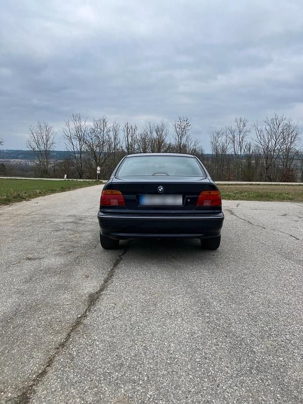 Second-hand BMW 520 150 CP (110 kW) 2000 Albastru Berlinǎ