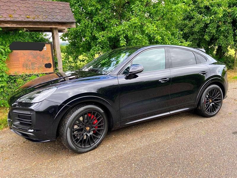 Schwarz Gebraucht 2022 Porsche Cayenne GTS SUV | 93.800 € (Etwas zu teuer) - Bild 1/4