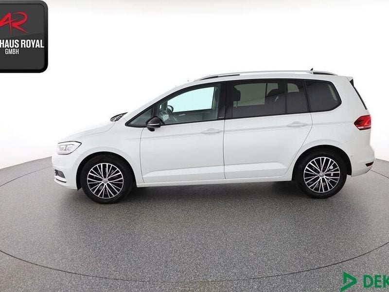 Gebraucht VW Touran 116 PS (85 kW) 2020 Oryxwhite Van / Kleinbus
