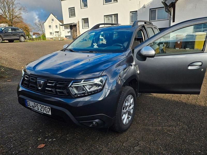 Schwarz Gebraucht 2022 Dacia Duster Comfort SUV | 12.200 € (Superpreis) - Bild 1/4