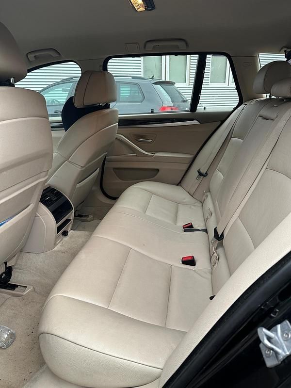 Second-hand BMW 525 Performance 218 CP (160 kW) 2013 Negru Break