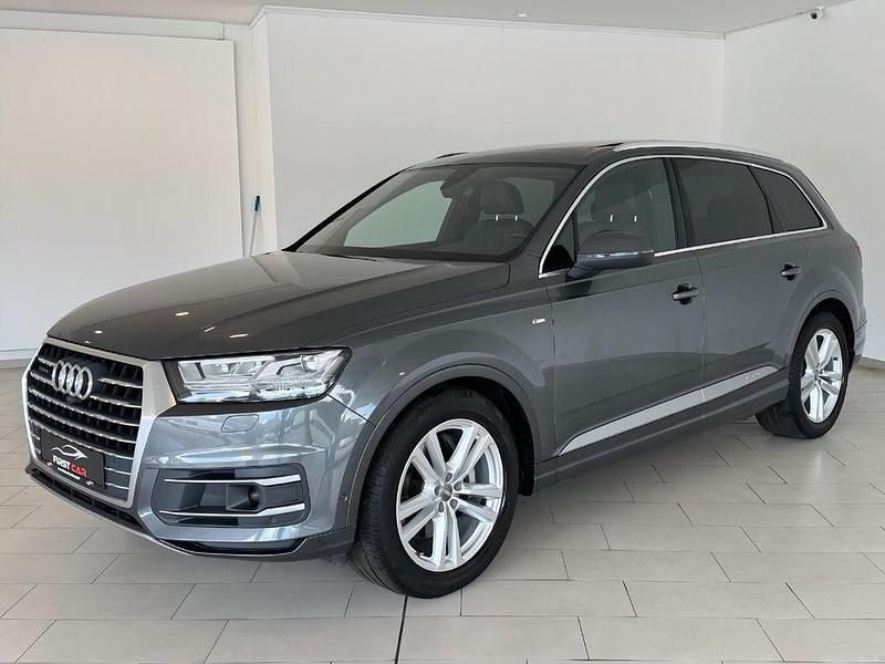 Grau Gebraucht 2016 Audi Q7 S-Line SUV | 40.990 € (Etwas zu teuer) - Bild 1/4