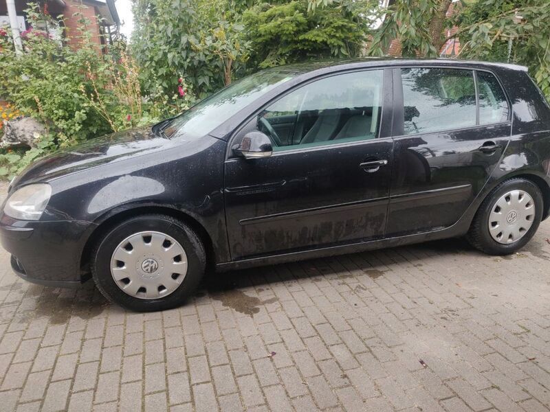 Schwarz Gebraucht 2004 VW Golf IV Comfortline Limousine | 1.550 € (Guter Preis) - Bild 1/4