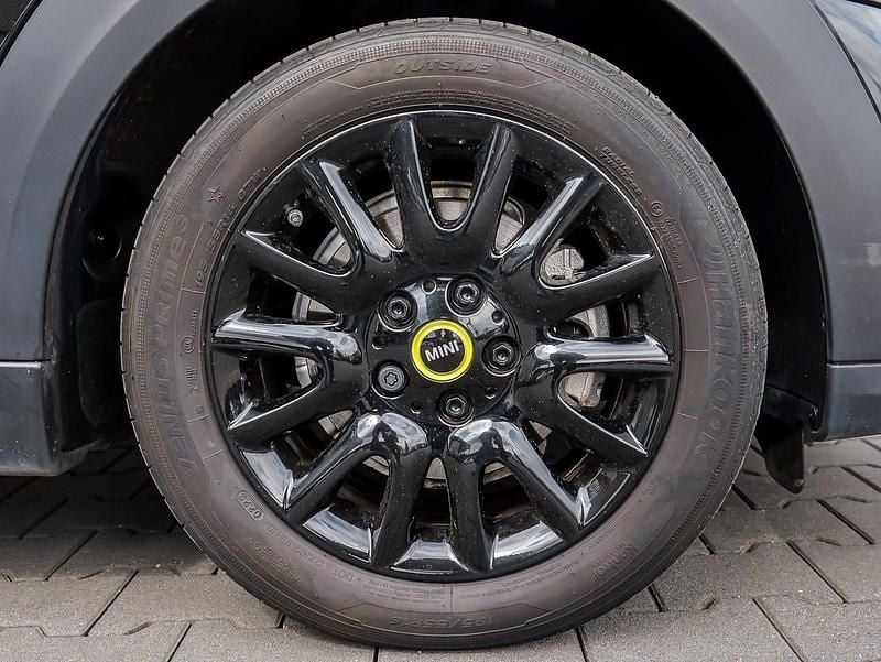 Second-hand Mini Cooper SE 135 kW (184 CP) 2023 Negru Hatchback