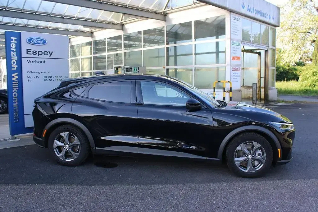 Gebraucht Ford Mustang Mach-E 216 kW (294 PS) 2022 Schwarz SUV