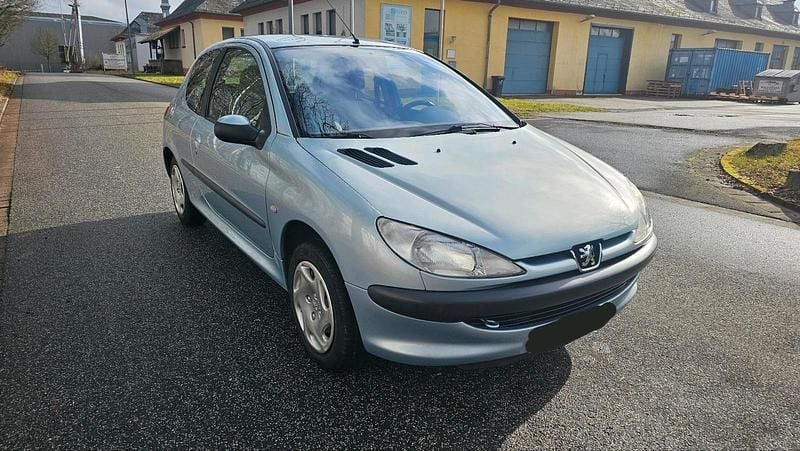 Gebraucht Peugeot 206 75 PS (55 kW) 2001 Kleinwagen