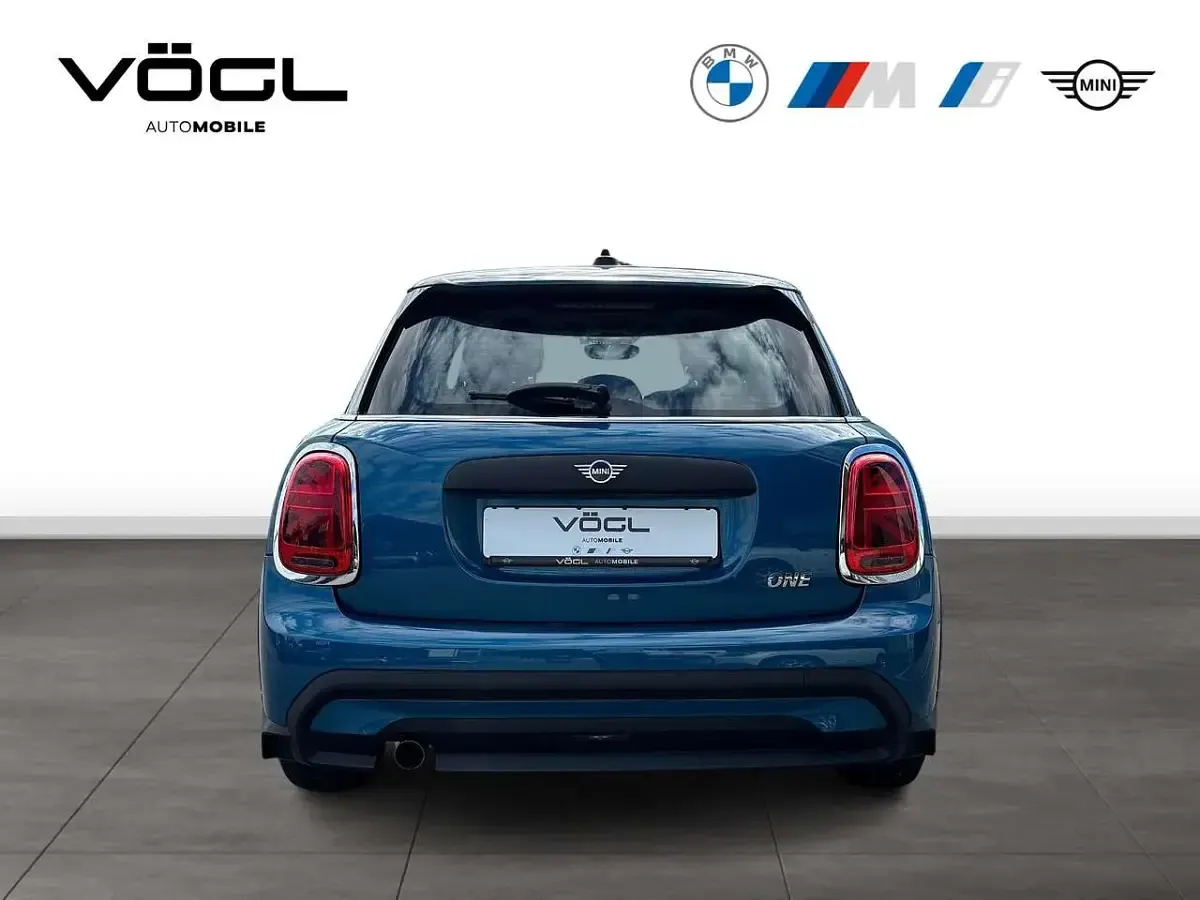 Gebraucht Mini ONE Classic 102 PS (75 kW) 2023 Island blue Kleinwagen