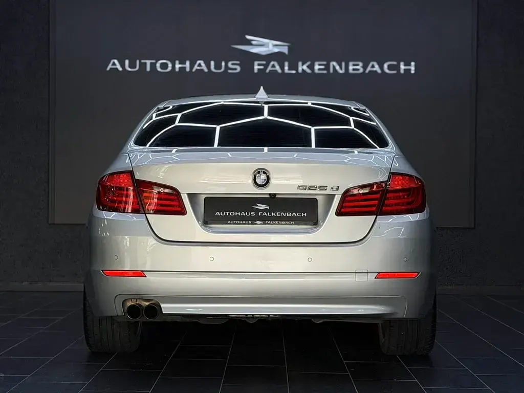 Gebraucht BMW 525 Performance 204 PS (150 kW) 2011 Silber Limousine