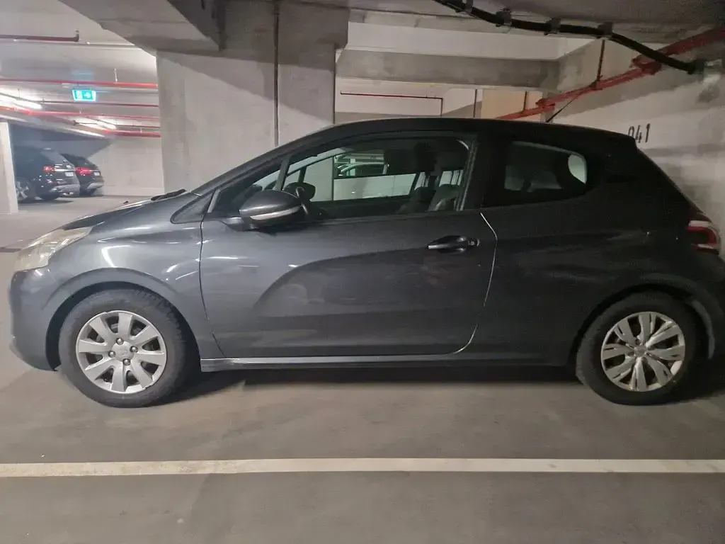 Gebraucht Peugeot 208 98 PS (72 kW) 2012 Grau Kleinwagen