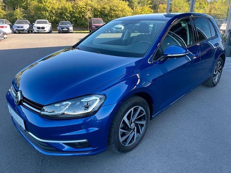 Blau Gebraucht 2018 VW Golf VII Join Limousine | 16.980 € (Guter Preis) - Bild 1/4