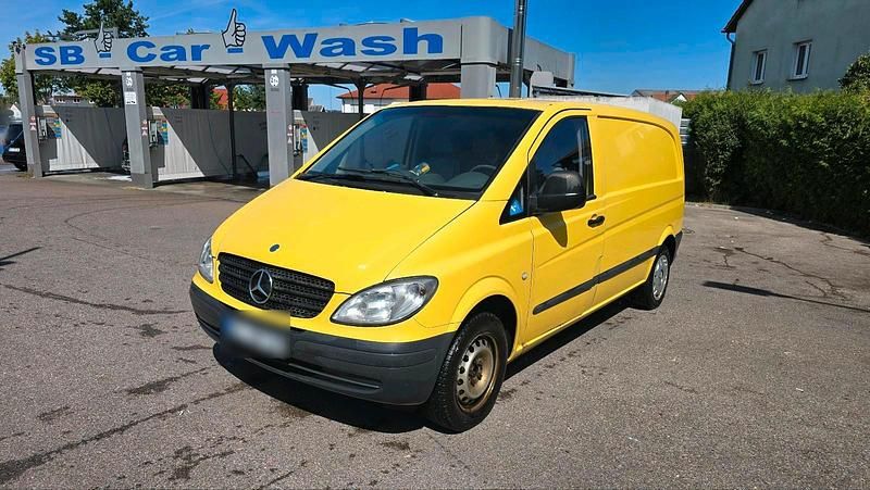 Gelb Gebraucht 2006 Mercedes Vito Van / Kleinbus | 1.900 € - Bild 1/4