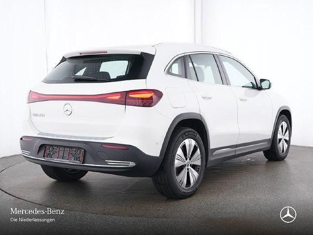 Weiß Gebraucht 2024 Mercedes EQA250 Advanced SUV | 34.990 € (Fairer Preis) - Bild 1/4