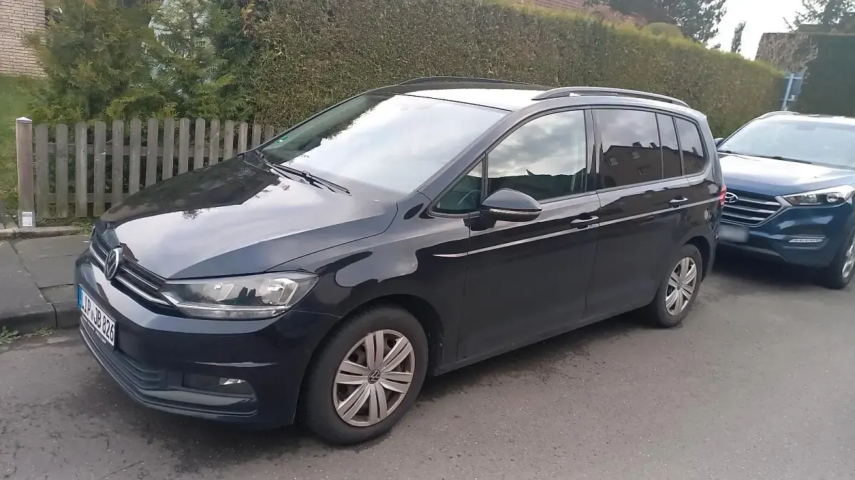 Gebraucht VW Touran 150 PS (110 kW) 2021 Schwarz Van / Kleinbus