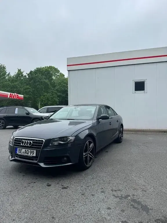 Gebraucht Audi A4 Ambition 190 PS (139 kW) 2011 Grau Limousine