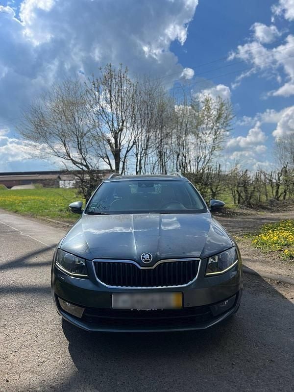 Gebraucht Skoda Octavia 180 PS (132 kW) 2014 Kleinwagen