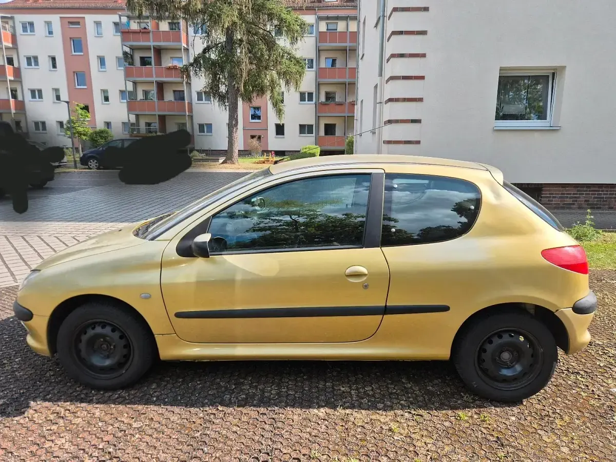 Gebraucht Peugeot 206 75 PS (55 kW) 2002 Gold Kleinwagen